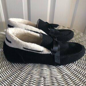 Vionic Women's Haven Shirley Slipper Ladies Faux Shearling Ankle Slippers Black